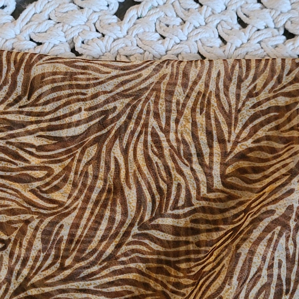 SAFARI SCARF BROWN CREME GOLD COLORS 42 BY 60 - Picture 16 of 16